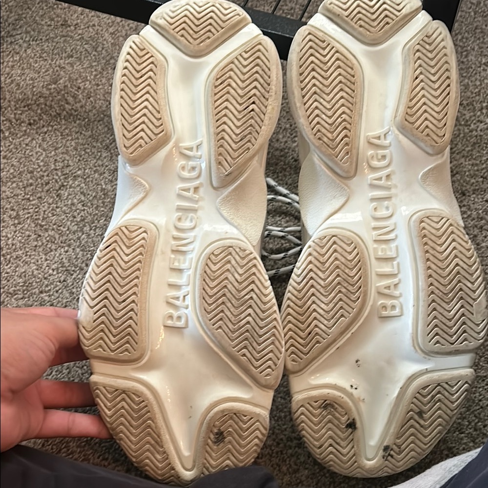 Balenciaga Cream Logo Sneakers - Picture 3 of 5
